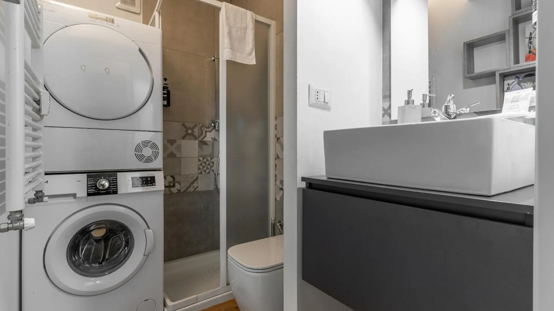 Apartment Cozy Study Room- Navigli -Bocconi Naba Milan Italy