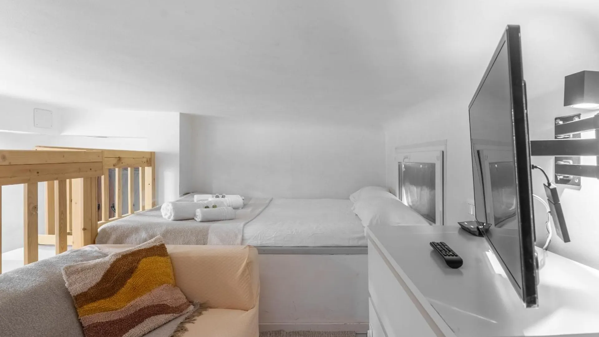 Cozy Study Room- Navigli -Bocconi Naba Milan 0*,
